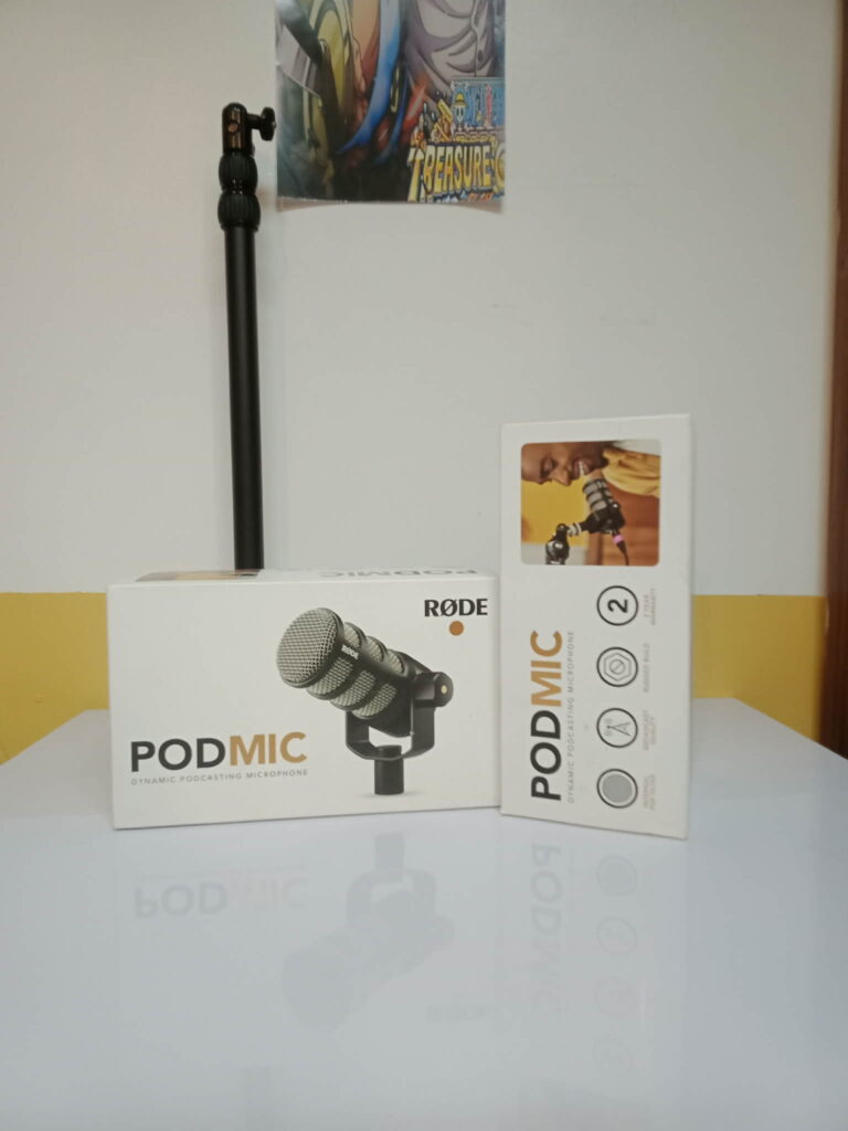 RODE Microphone with ROQ Headphone 1HR